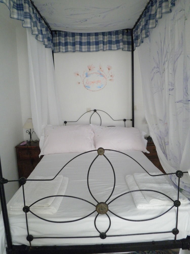 Angelica'S Hotel Frý Екстериор снимка